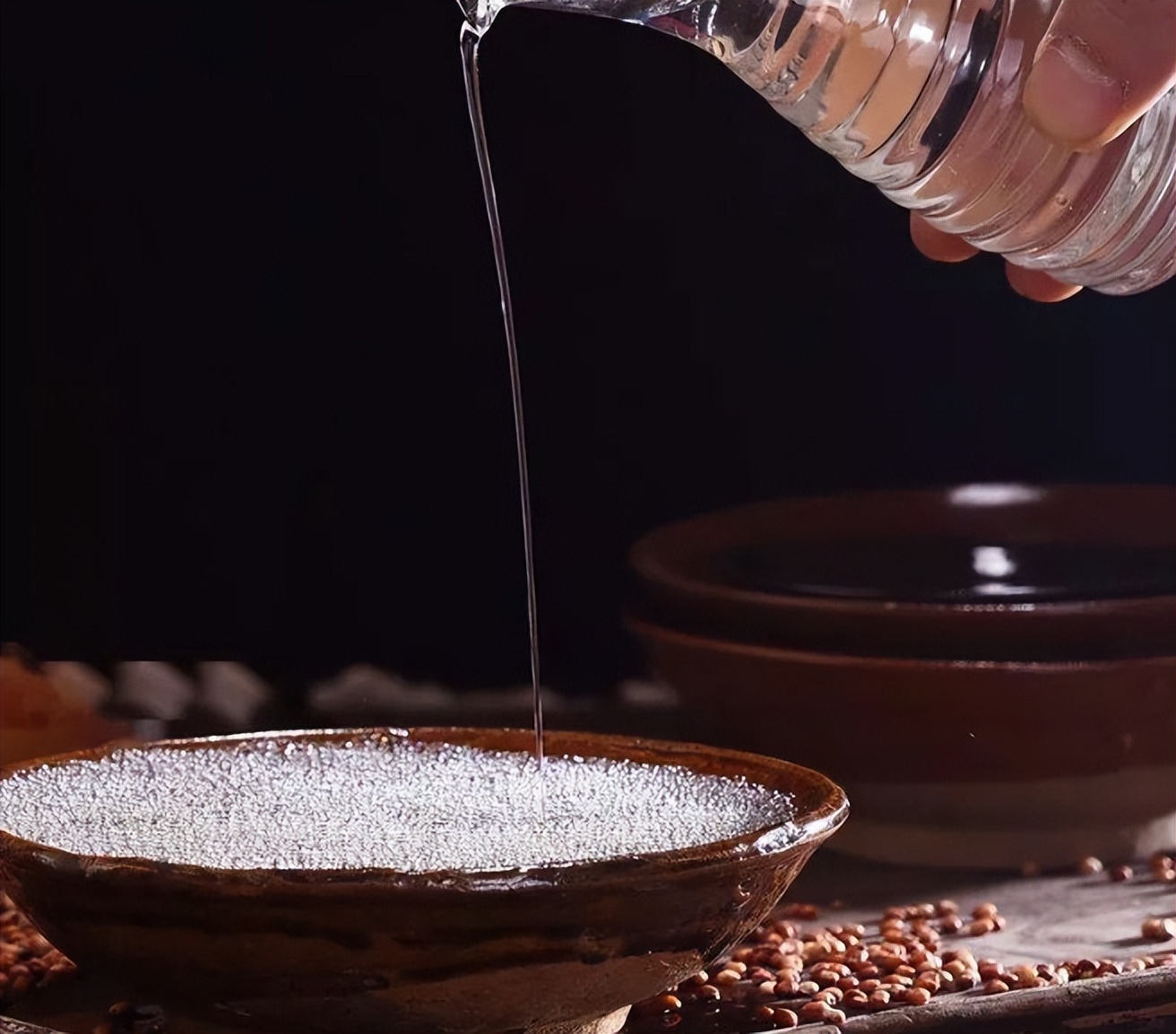 实体店买的酒怎么比网上贵好多,同一款酒不同商超价格不一样