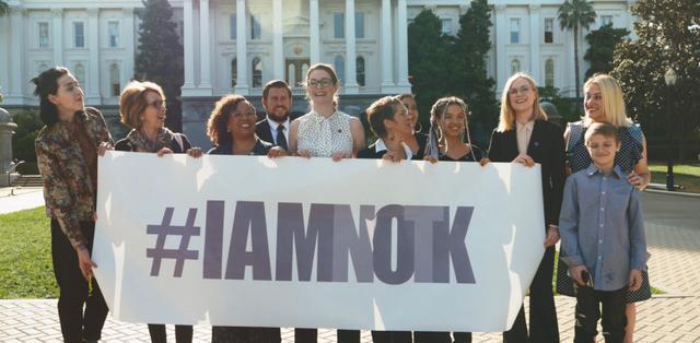 家暴、PUA、当众强奸，明星这个没心没肺的男人终于挨锤子了