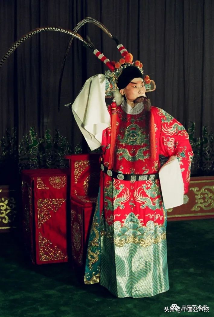 杩欎釜灞曡涓轰粈涔堜細闇囨捈浜哄績,杩欎釜灞曡鎵撶牬鑹烘湳鍜岀敓娲荤殑鐣岄檺