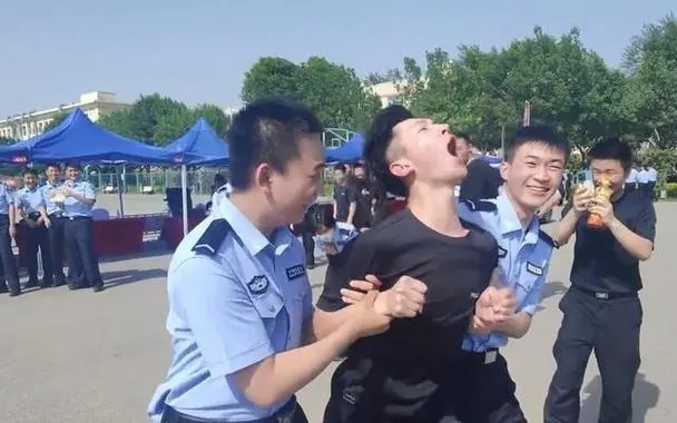 电子脚镣能爆炸吗,电子脚镣电击威力大不大