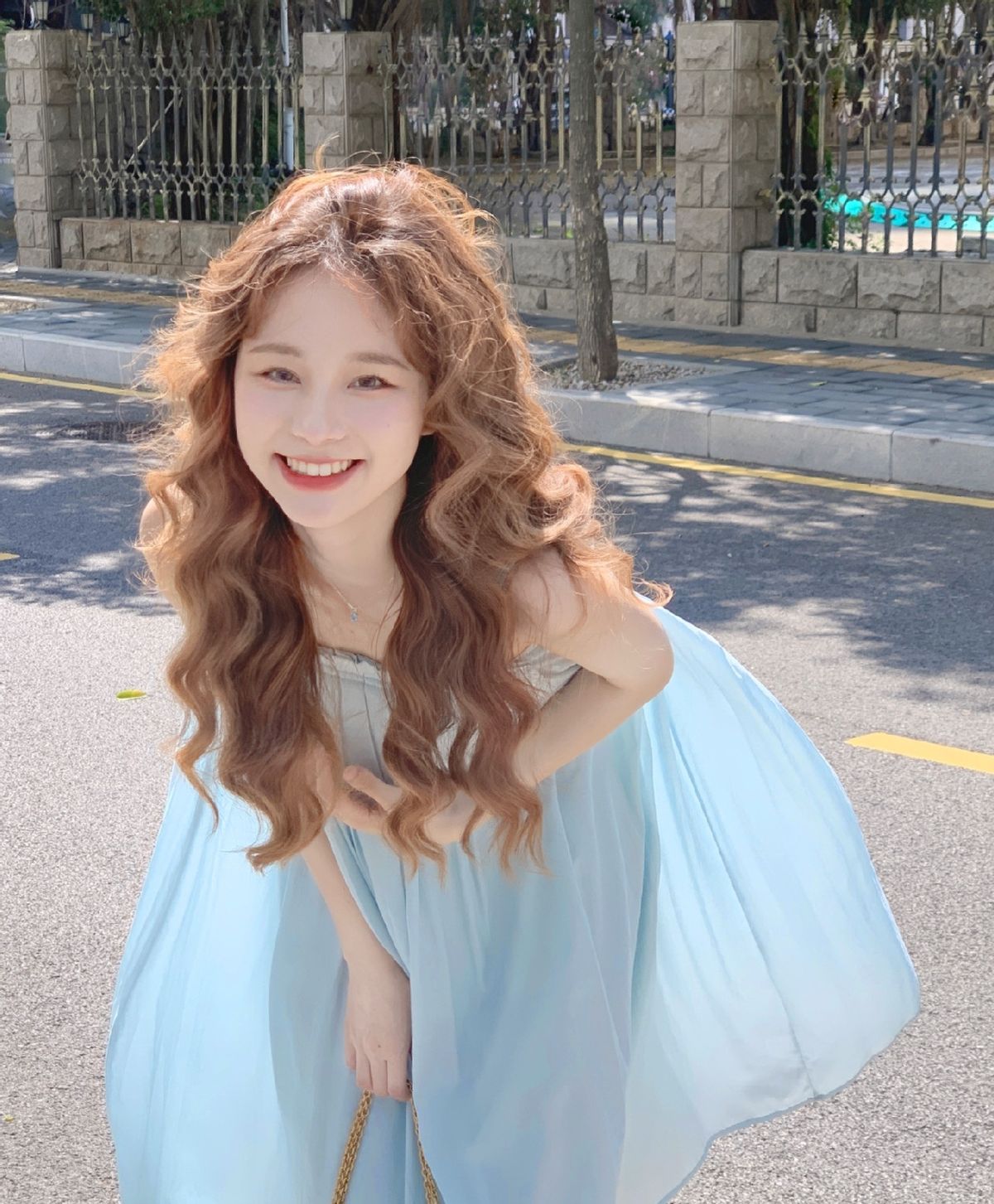 蛋卷发尽显复古质感,厌倦了卷发拉直发