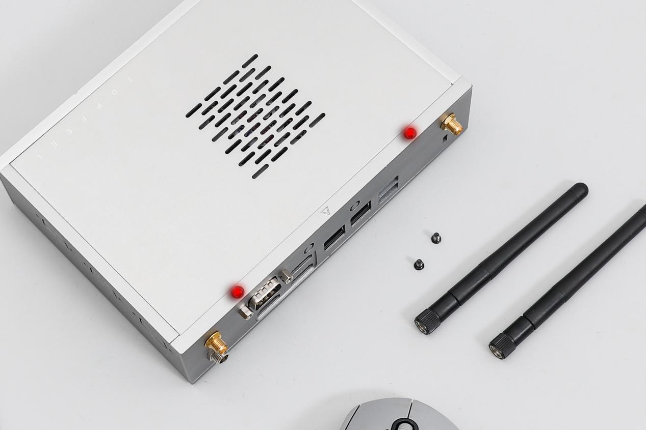 这才叫“多屏”最强电脑！极夜8110m微型小主机：一机四屏够不？