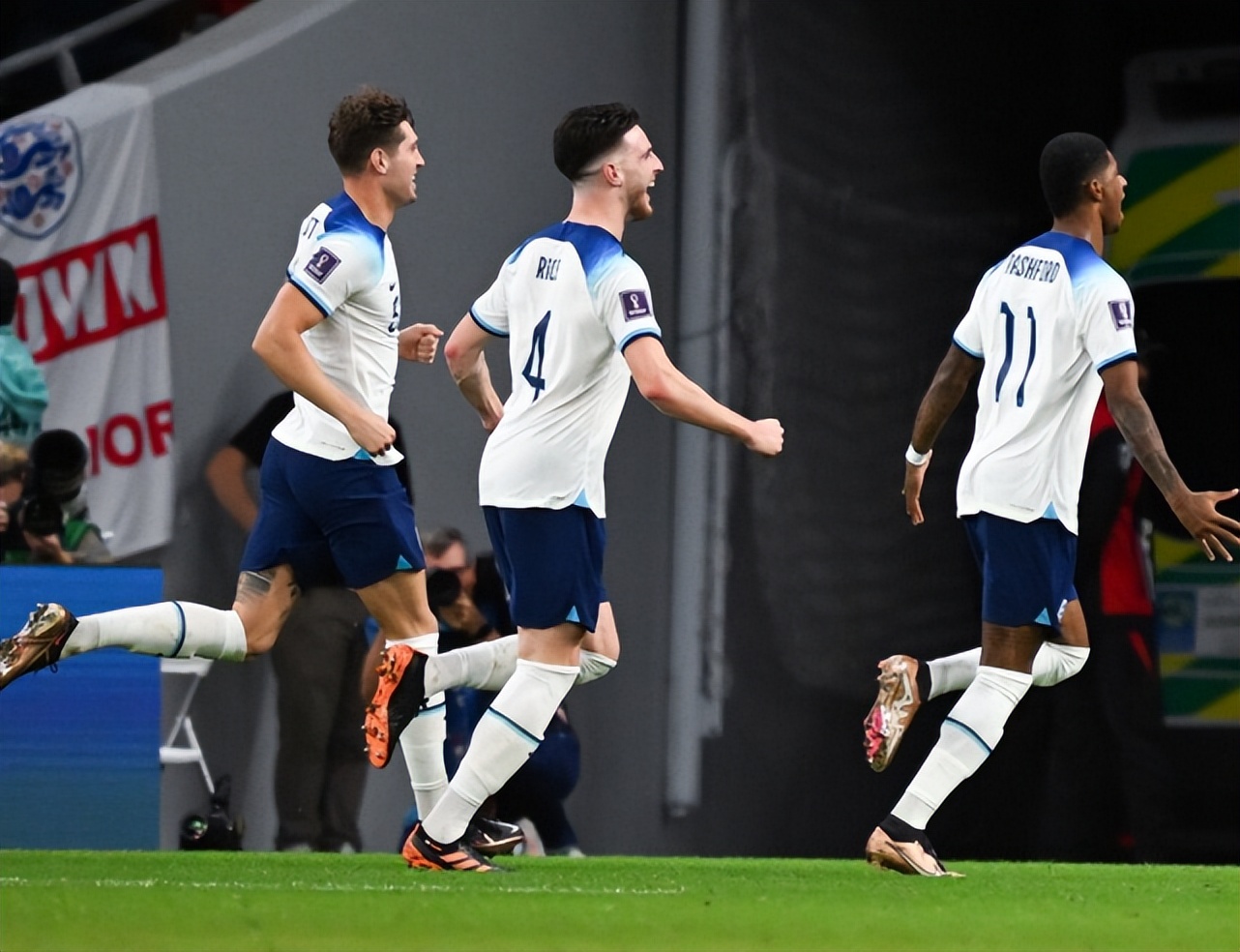 3-0！英格兰横扫劲敌，拉什福德爆发：轰入世界波+一条龙破门