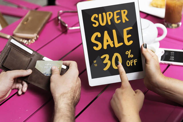 海底捞8块钱生菜，仅两片菜叶，女子疯狂吐槽，上热搜