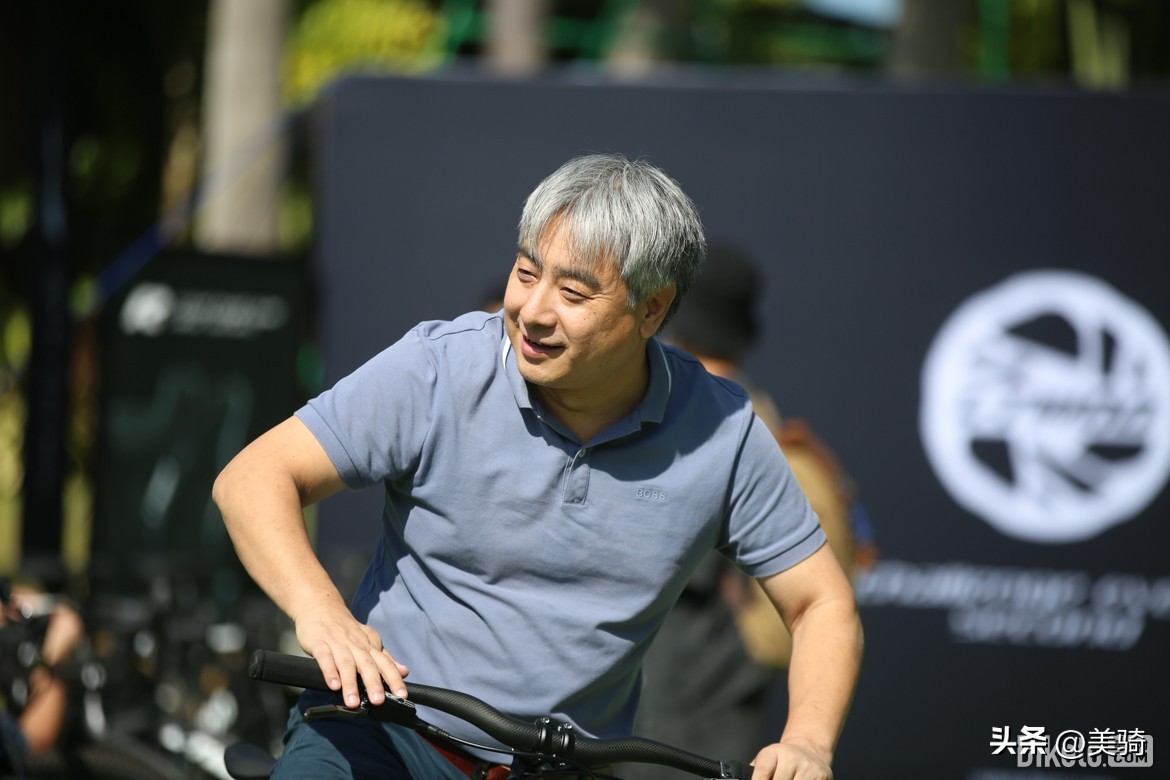 java全碳纤维油压碟刹改装,公路车碟刹电子变速套件推荐