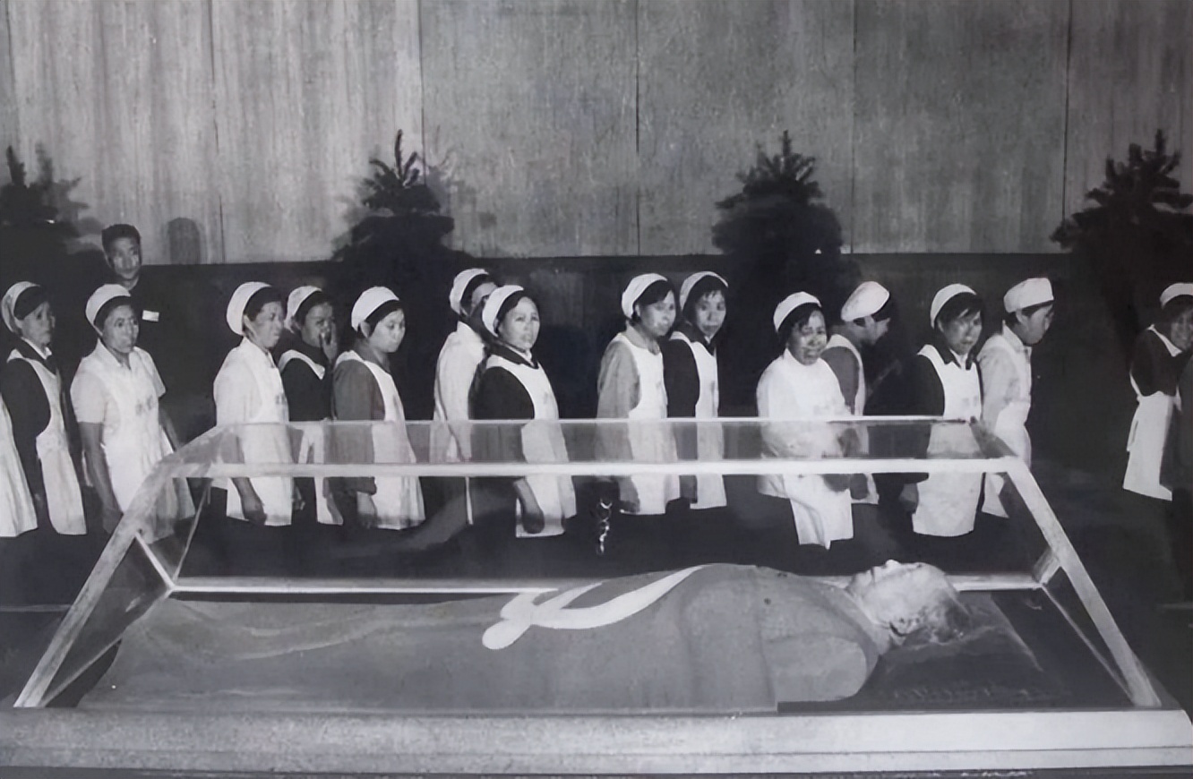 毛主席的水晶棺：纯度达99.9999%，可抗8级地震，已无人能再做！