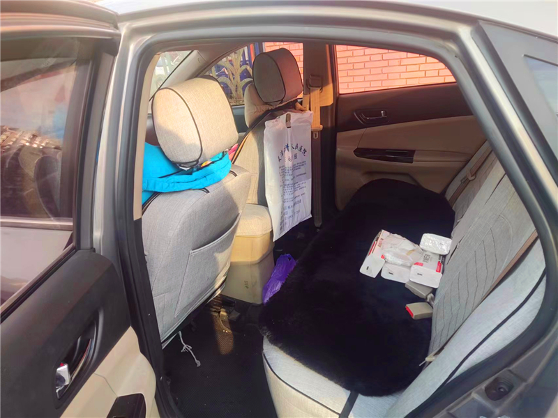 更换空调滤芯时怎么摘下手套箱,更换空调滤芯大概多少钱