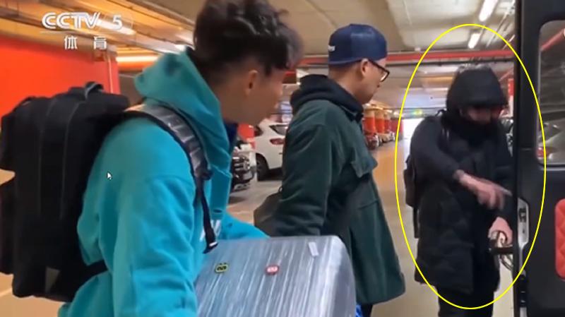 尴尬！留洋第一课：前国安前锋跟恒大“小将”上演机场狂飙