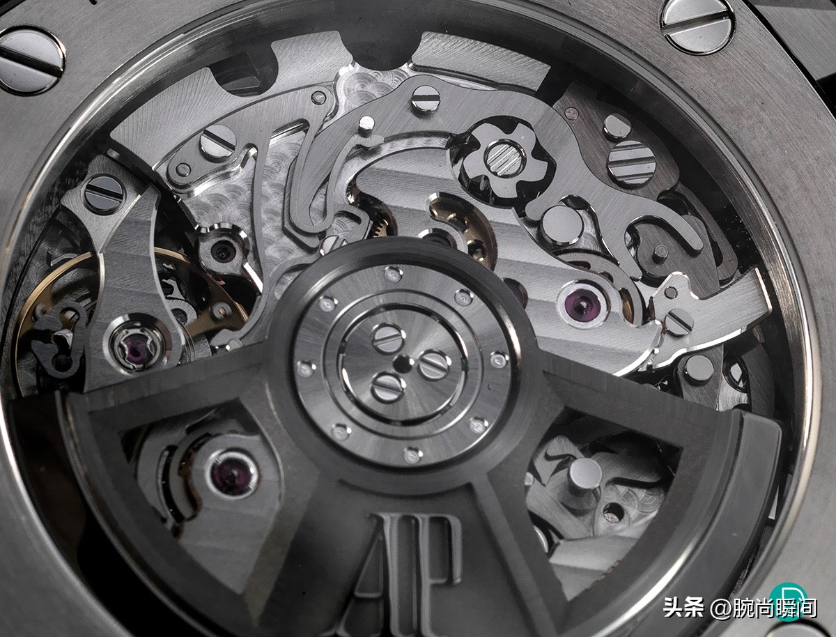 皇家橡树爱彼离岸43毫米 (爱彼ap26703 皇家橡树离岸型42mm橙色)