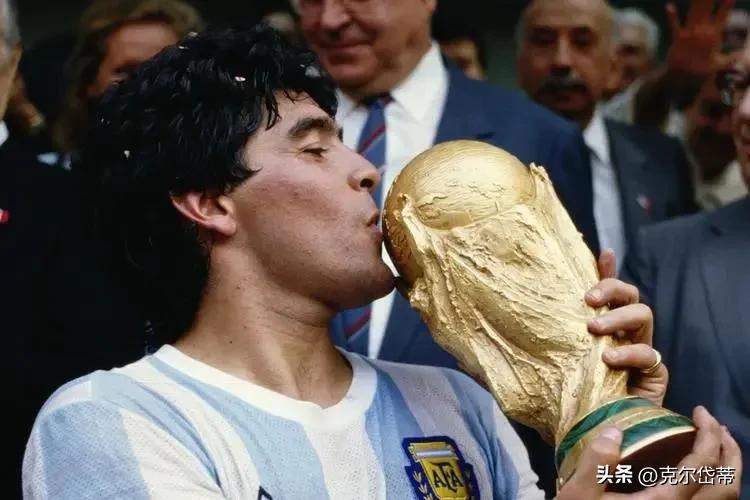 足球的两大支柱梅西和c罗,世界最难打破的十大足球纪录