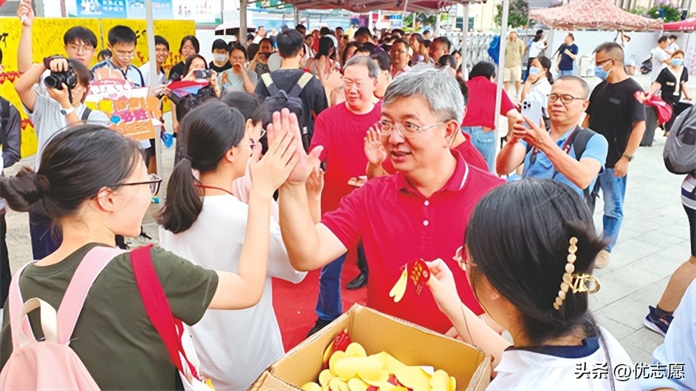直击高考现场2018,直击高考第一现场助力高考