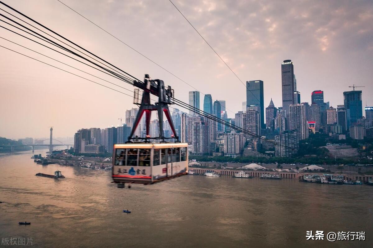重庆攻略十个必须要去的地方,到没去过的地方走走