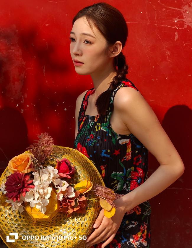 如何用手机拍出高级感人物照片,怎么用手机把人拍出高级感