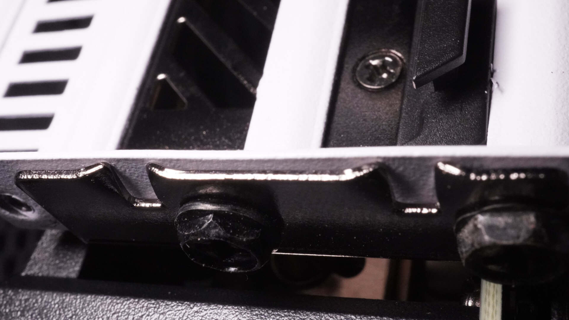 华硕雪豹4070和技嘉风魔4070对比,技嘉4070wf3oc12g风魔