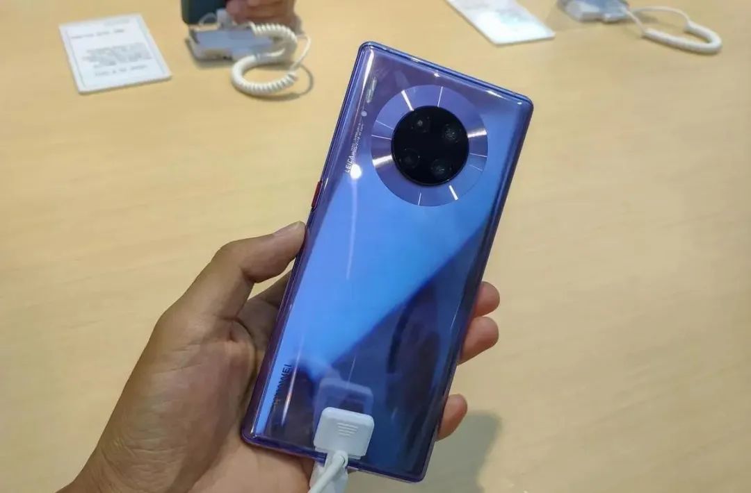 手机放桌上为什么屏幕要向下,为什么放手机屏幕要朝下