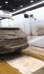 想穿这样的衣服还怕别人看见吗,穿这样的衣服出门真的不尴尬吗