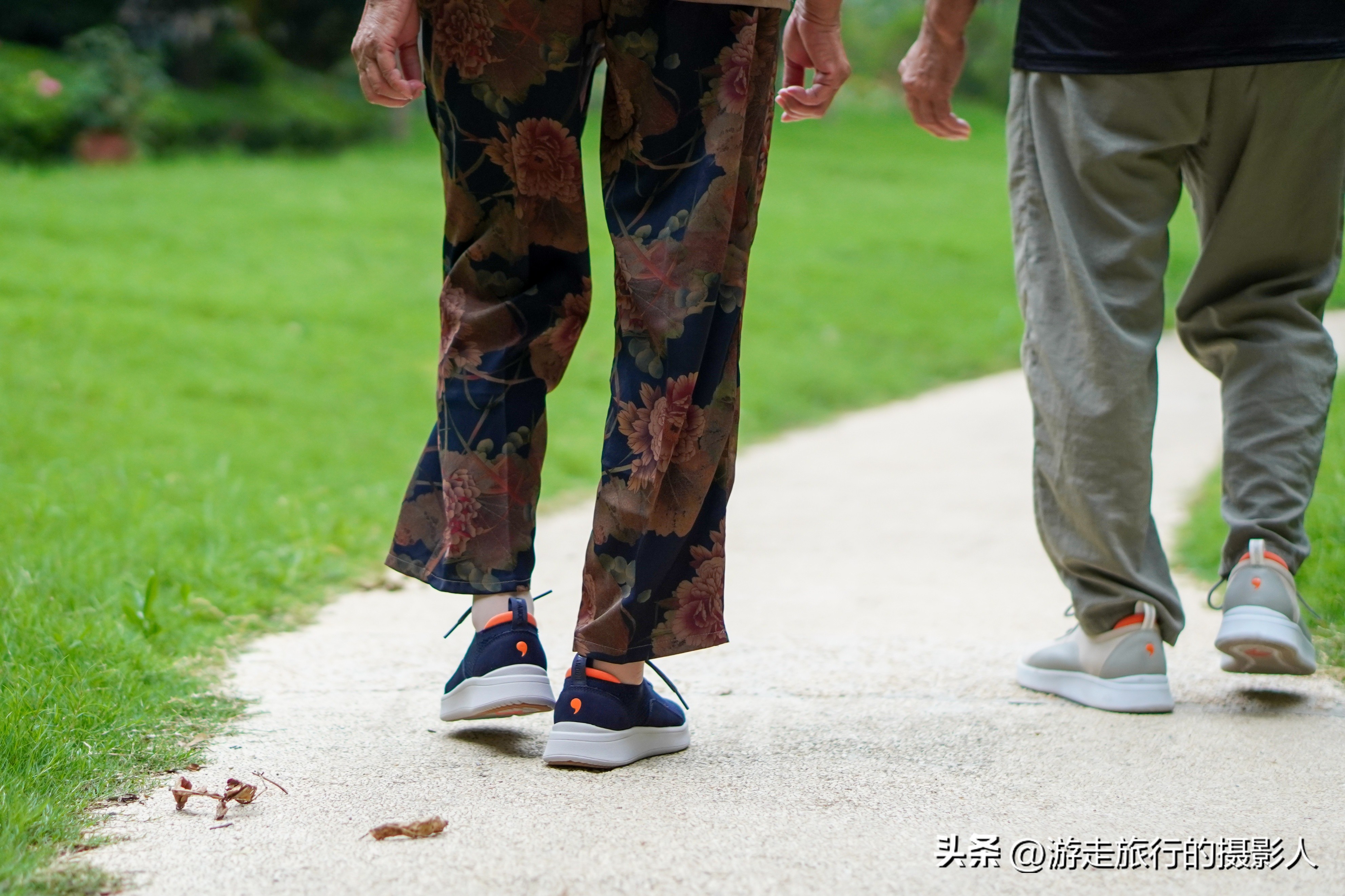 给父母亲买一双什么样的鞋子,给父母适合买什么鞋子