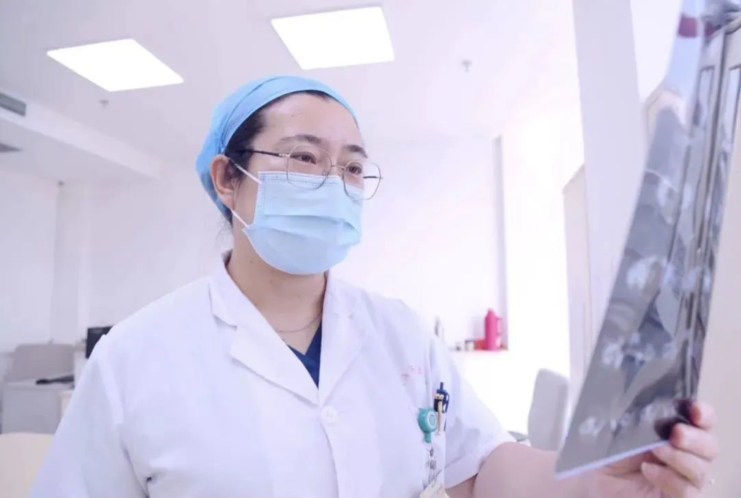 中国医师节致敬生命的守护者,中国医师节公益献礼