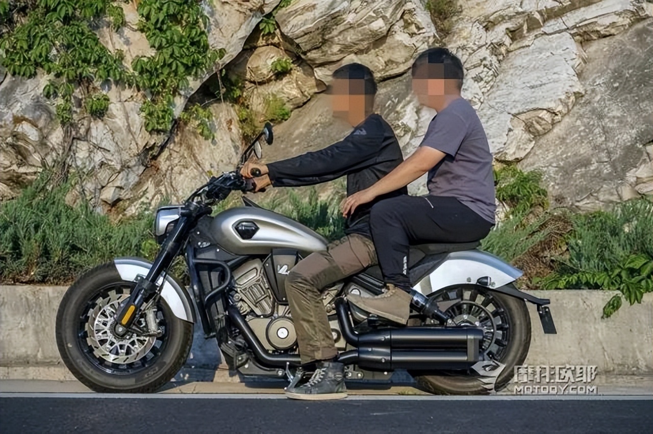 奔达黑旗500适合四十岁男人吗,奔达黑旗500第一批跟第二批的区别