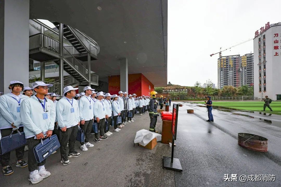 成都大运会志愿者全要素演练,成都大运会安保志愿者