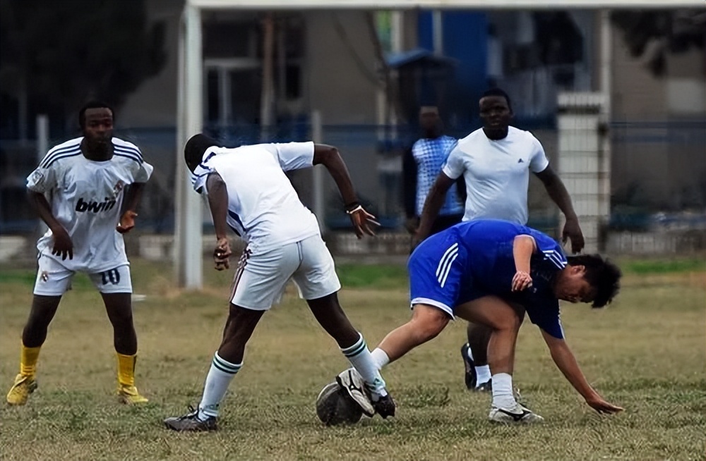 青年足球训练招募,青少年足球培训精英队招募