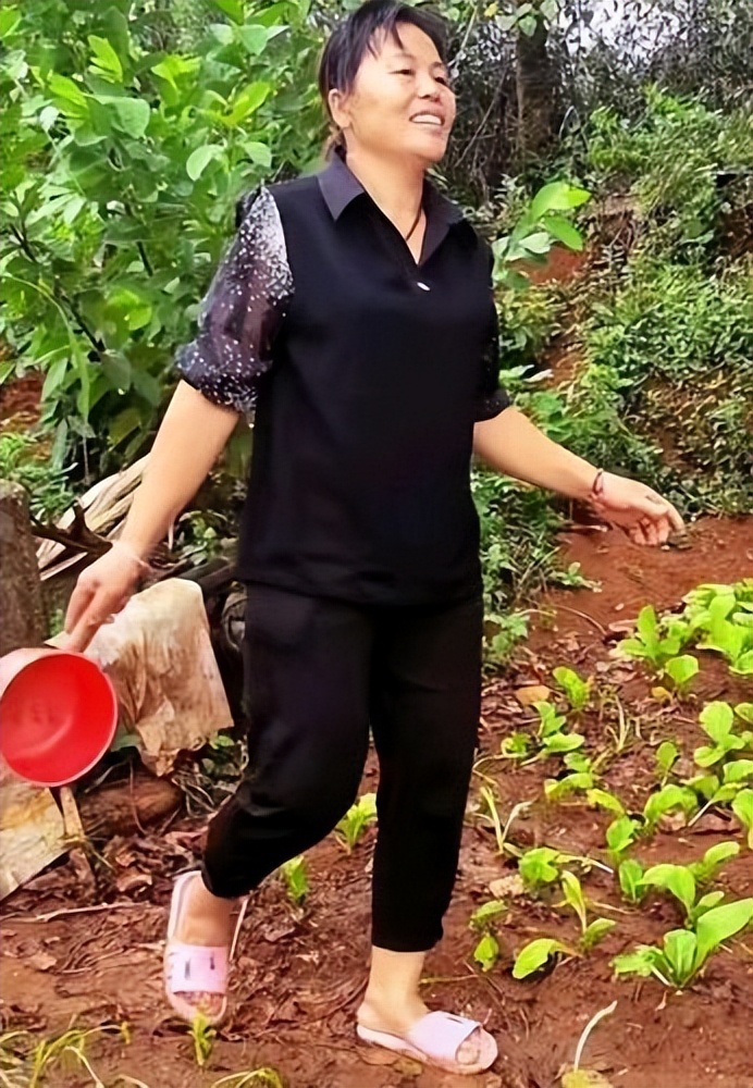 全红婵哥哥正能量，直播劝粉丝不要刷礼物，劳动致富最光荣