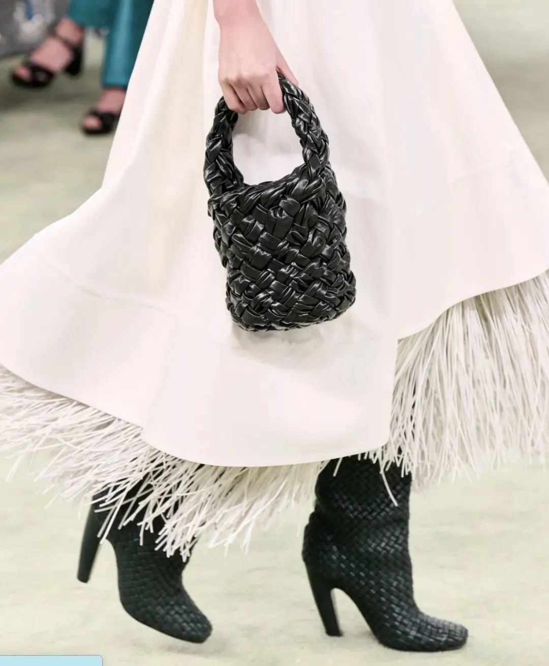 越涨价越买是什么心理,越贵越想买说明什么