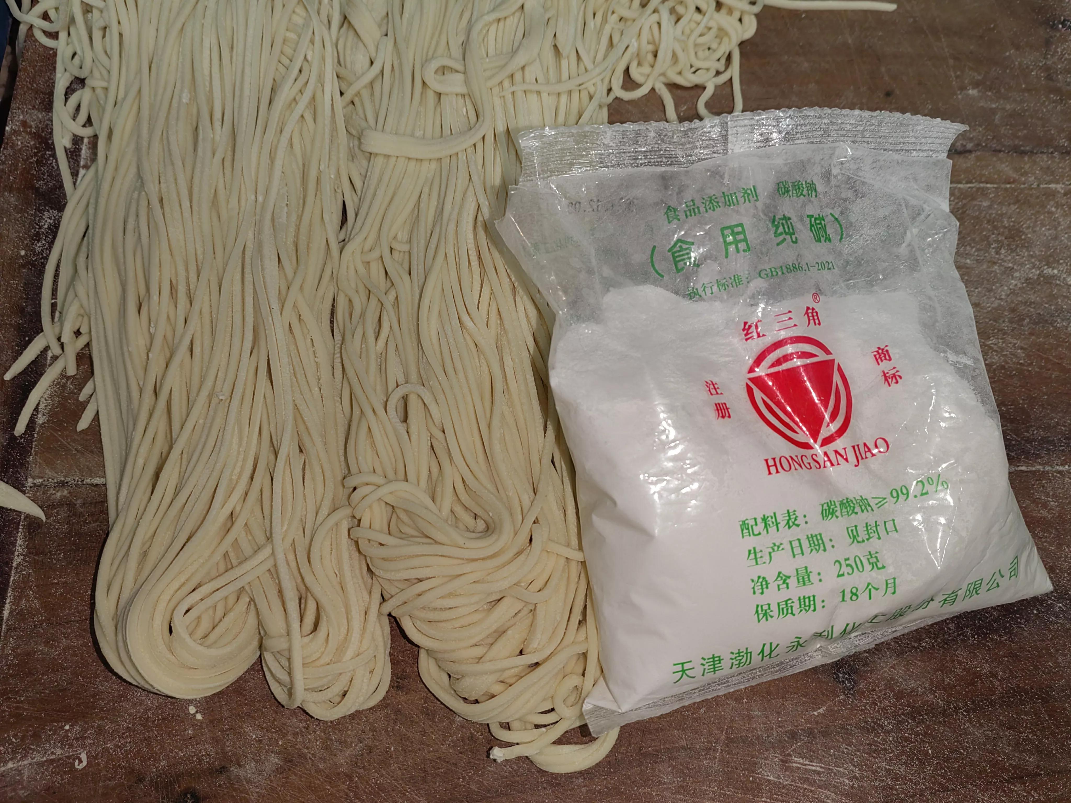 食用碱洗衣服方法妙招,食用碱怎么去除小妙招