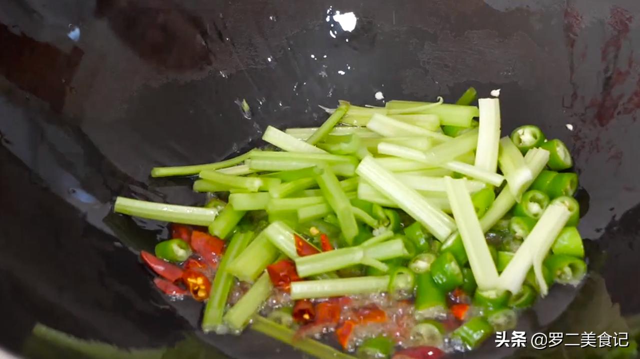 用锅怎么做烤鱼比较好吃,在家用锅怎样做烤鱼最好吃