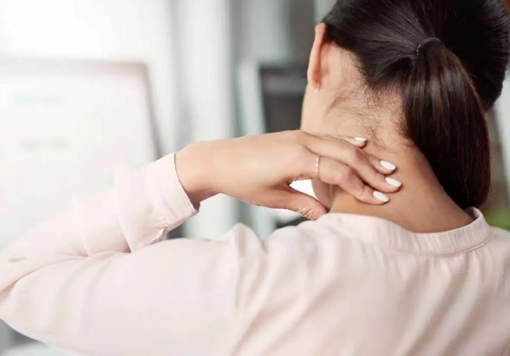 脖子僵硬麻木酸疼，试试这个方子，可舒筋通脉，散寒活络