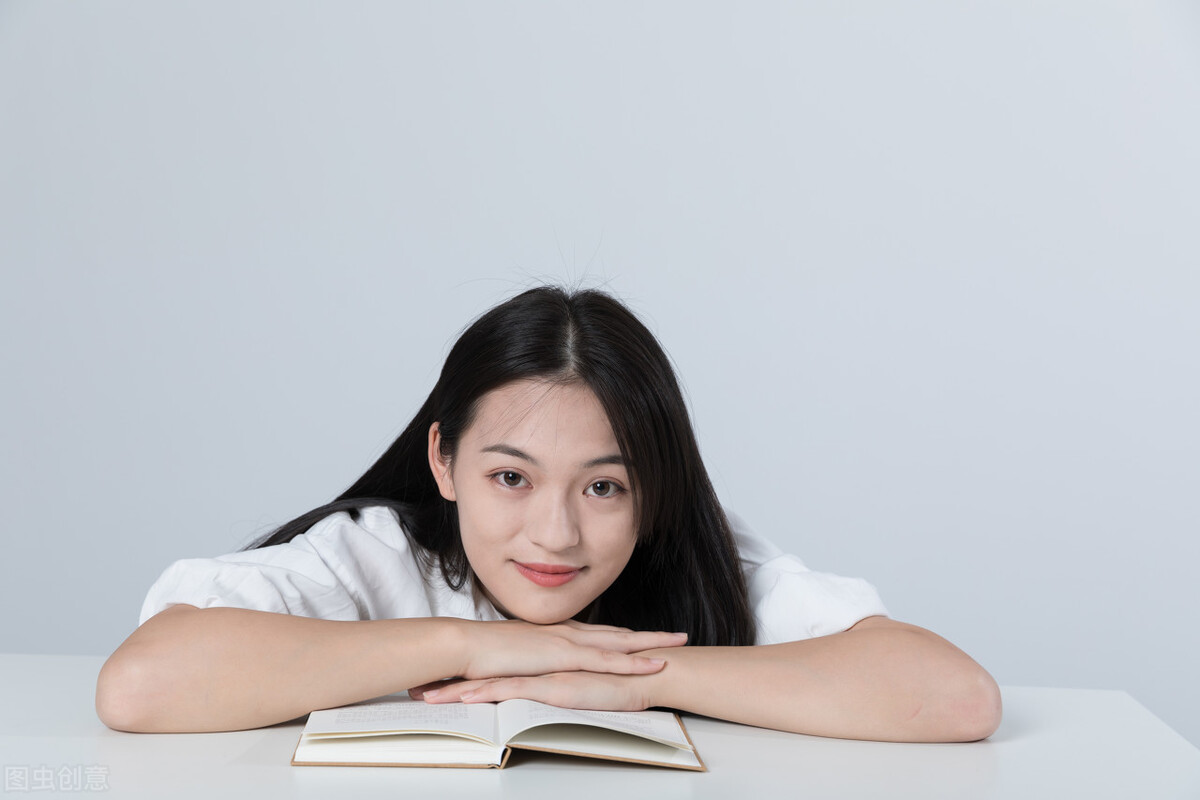 12星座水瓶座的性格,水瓶座女婚姻与什么星座男相配