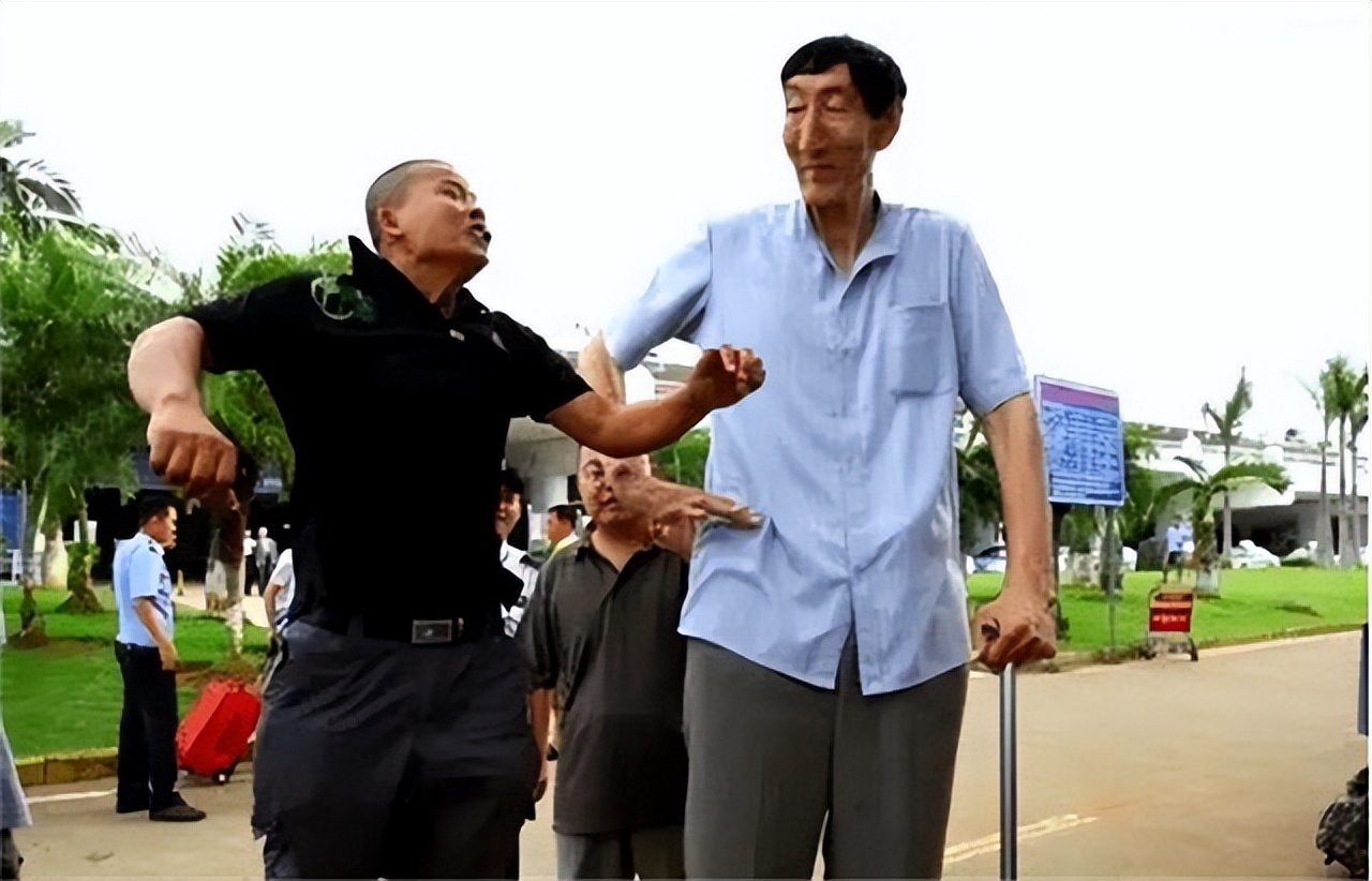 中国巨人鲍喜顺还活着吗,中国巨人鲍喜顺家人现状