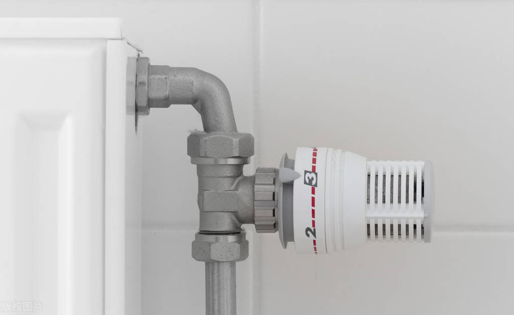 暖气下边热上边不热怎么解决,暖气上面热下面不热解决办法