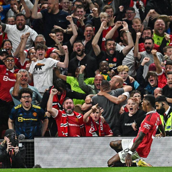 拉什福德时隔一年再次入选大名单,24岁的拉什福德坐在哪里