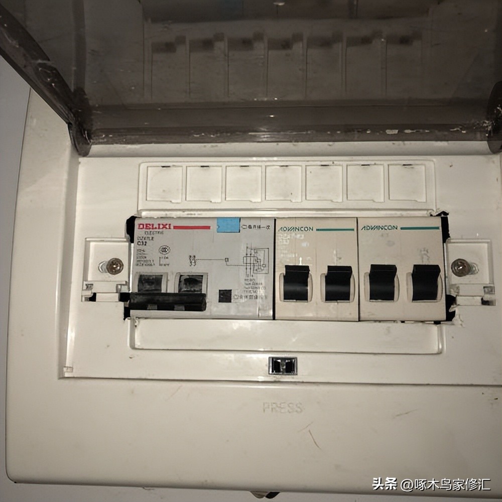 家用电闸推上去卡不住怎么办,照明电闸推上去就跳了