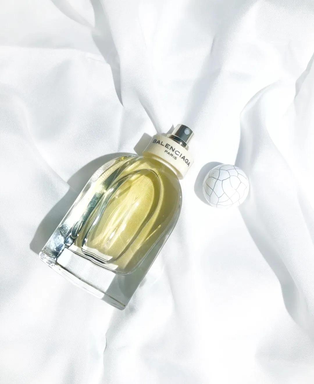 喜欢一个味道但不知道是哪款香水,哪款香水具有清新清凉的味道