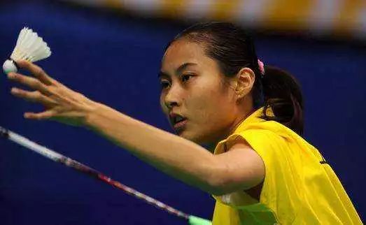 发球的正确姿势简单易学,发球如何不失误