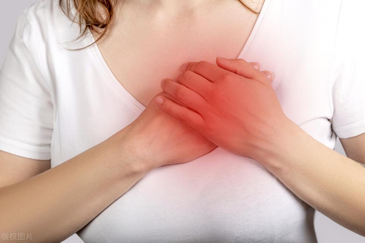 老公喜欢摸我胸，昨天他说我胸变硬了，胸部按摩也没用，怎么回事