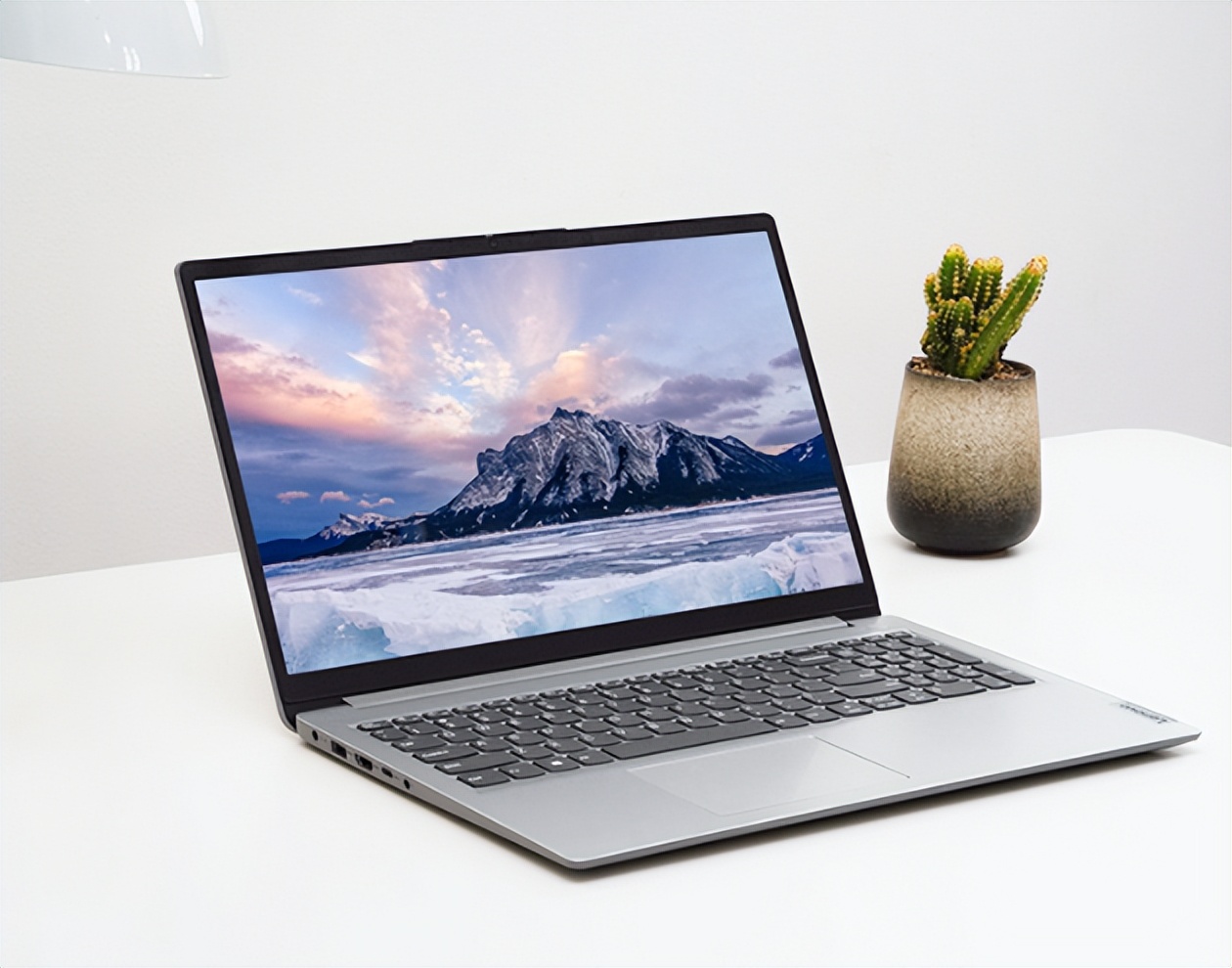 高性价比通用型笔记本电脑选择,五千左右的高性能笔记本电脑推荐