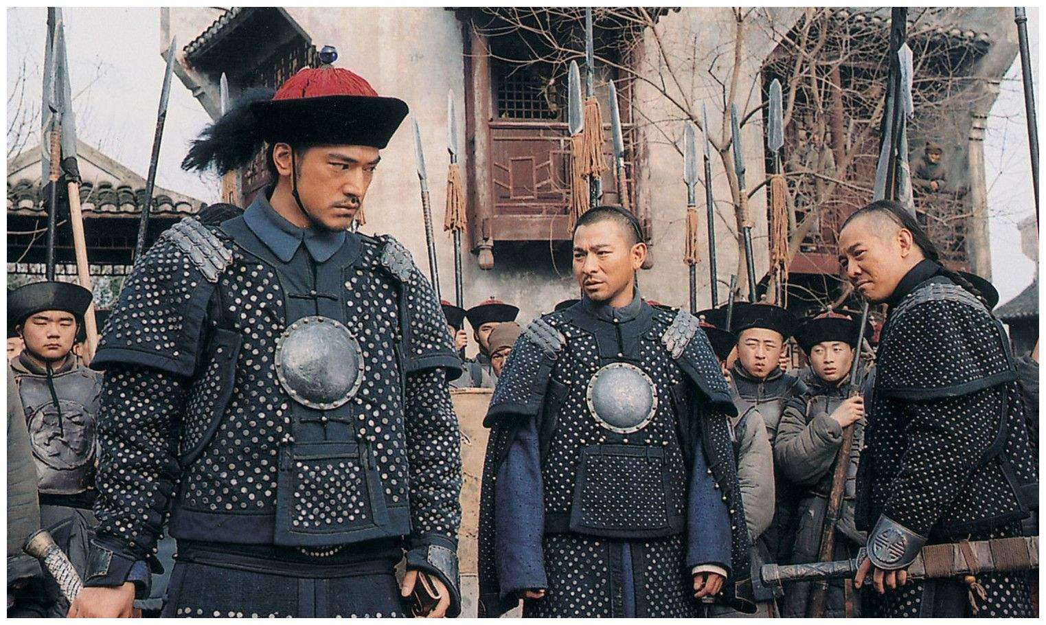 清兵勇字服与兵字服的区别,清军胸前的兵勇丁卒有何深意