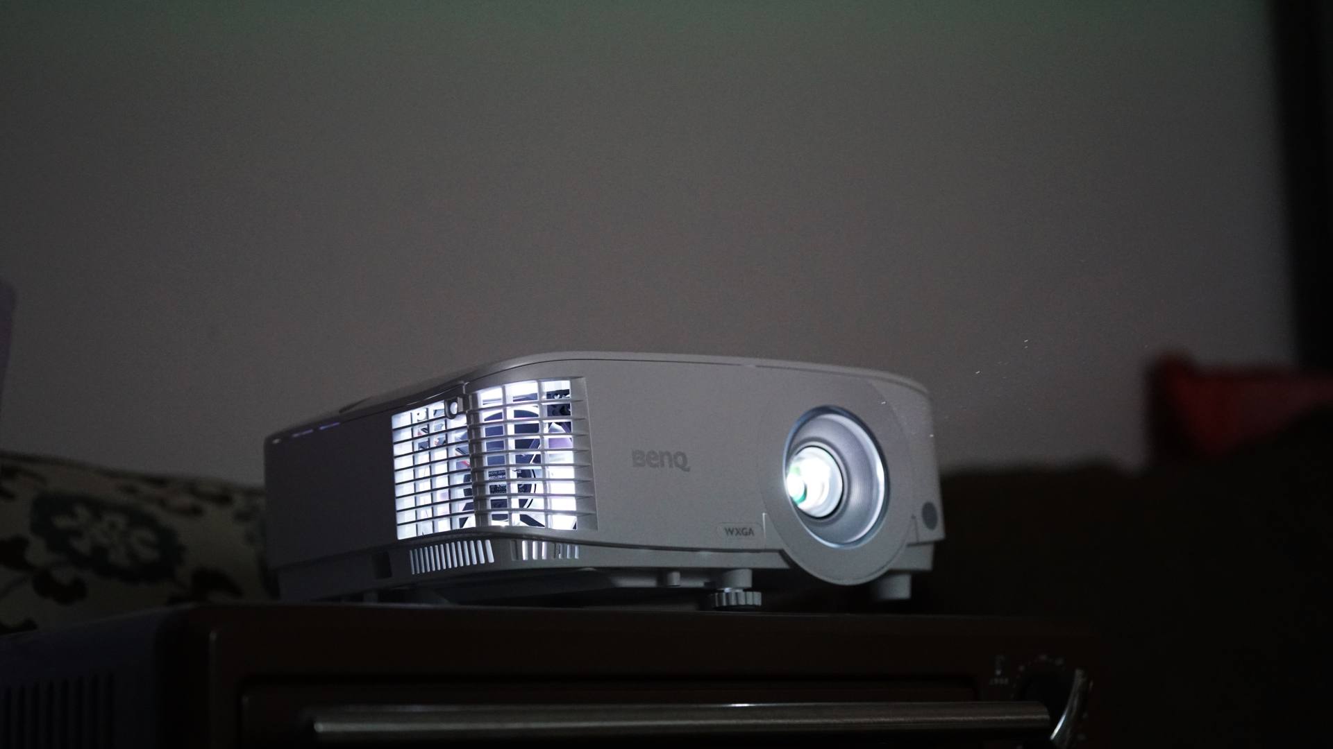 明基mh560投影仪评测,明基mw560投影仪使用教程