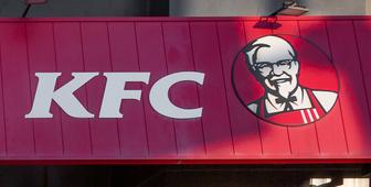 肯德基的圣诞新品芝士炸鸡小火锅,kfc肯德基圣诞限定桶2021