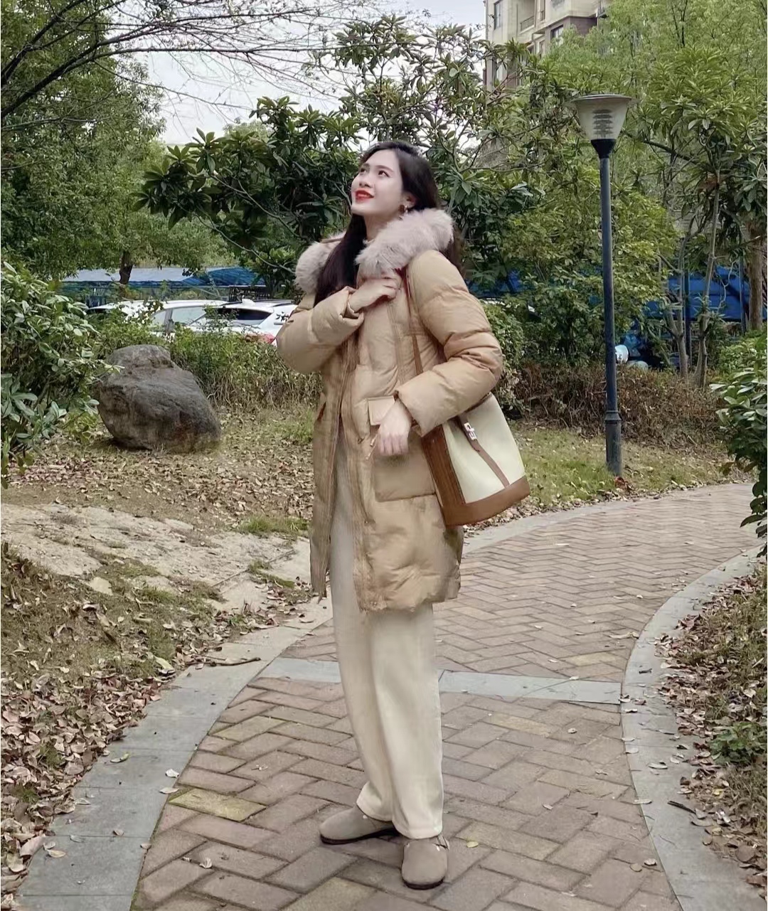 羽绒服搭配什么衣服保暖又好看,羽绒服的穿搭秘籍有哪些