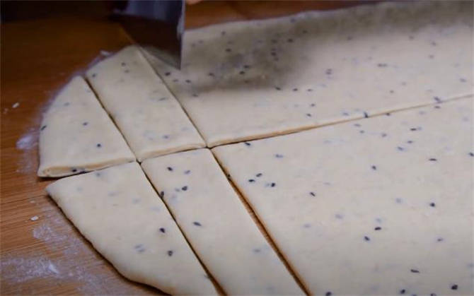 空心小油条做法可以自己在家做,酥脆空心无铝油条预拌粉大袋1000g