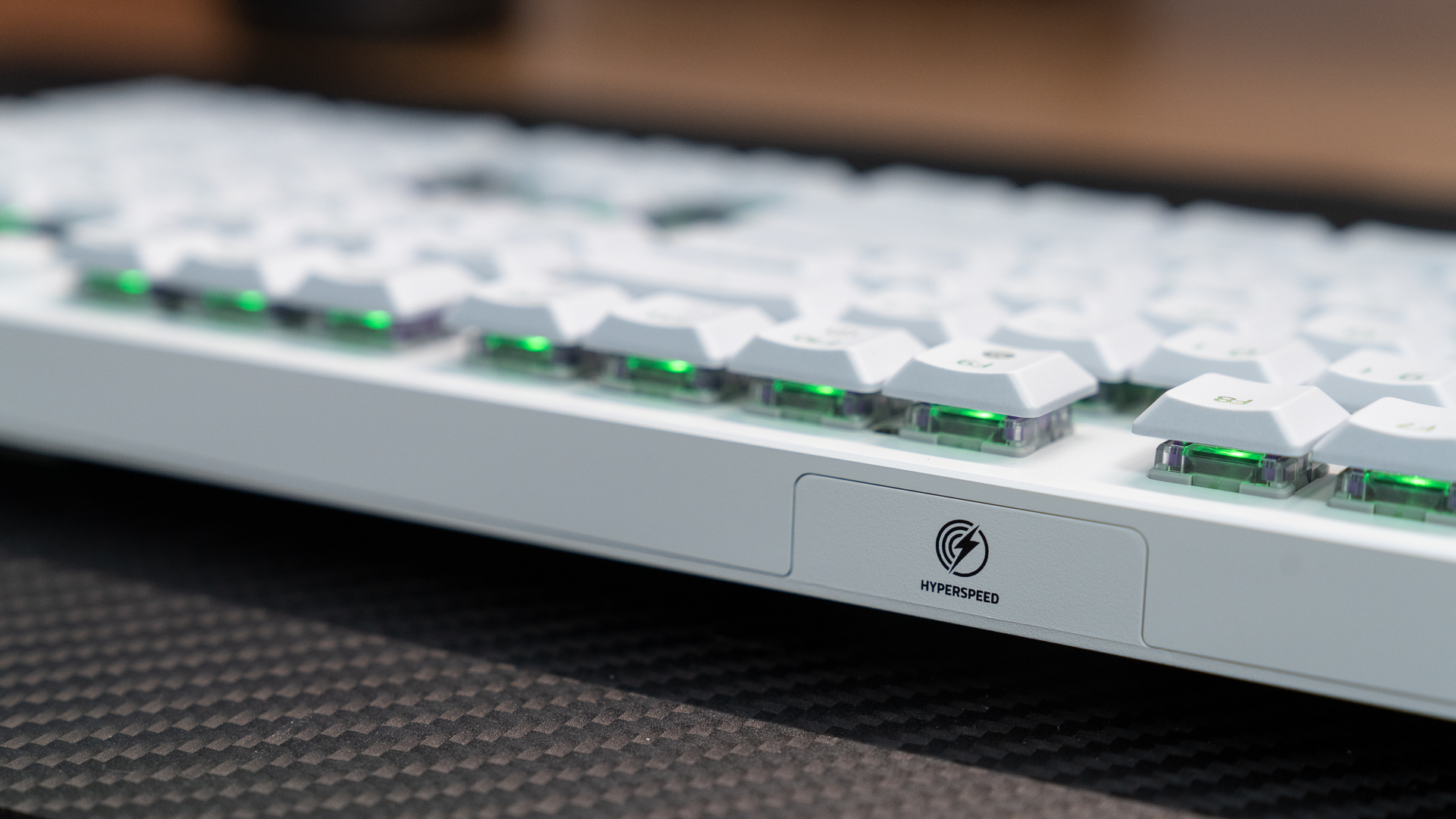 razer闆疯泧鍣瓊閲戣潕v2璇勬祴,鏈烘闆疯泧閿洏