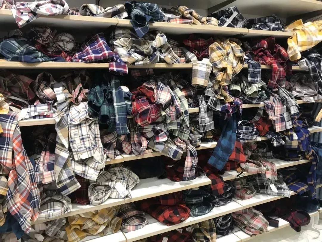 被挂上热搜的“北京女孩”：我月薪1万8，但工作内容毫无意义