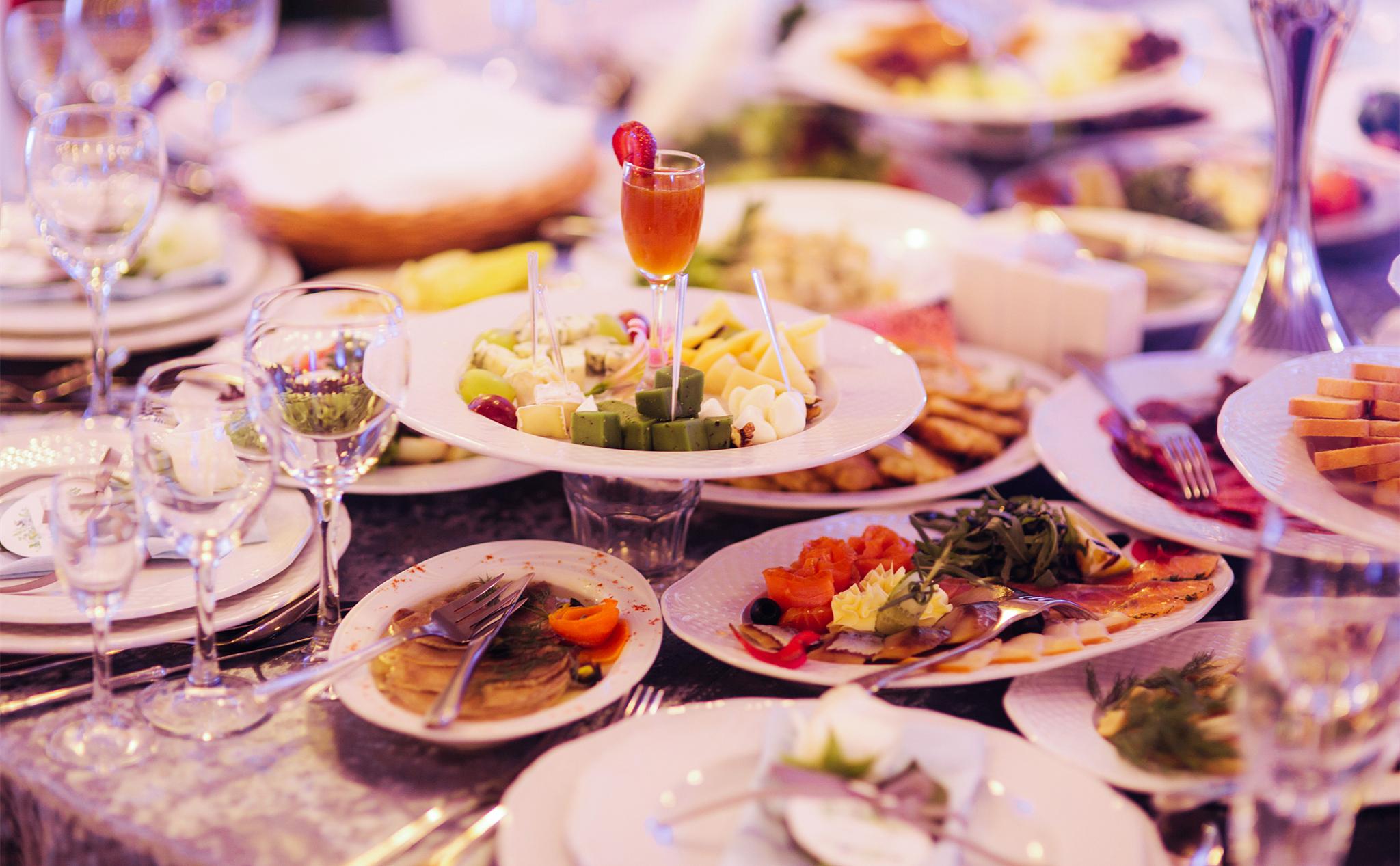 儿媳坐月子婆婆却出门旅游,儿媳坐月子期间婆婆尽心尽力照顾