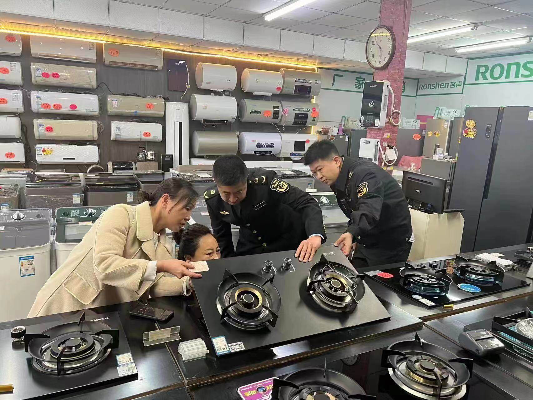 保障好群众春节期间的食品安全,节前突击检查守护消费安全