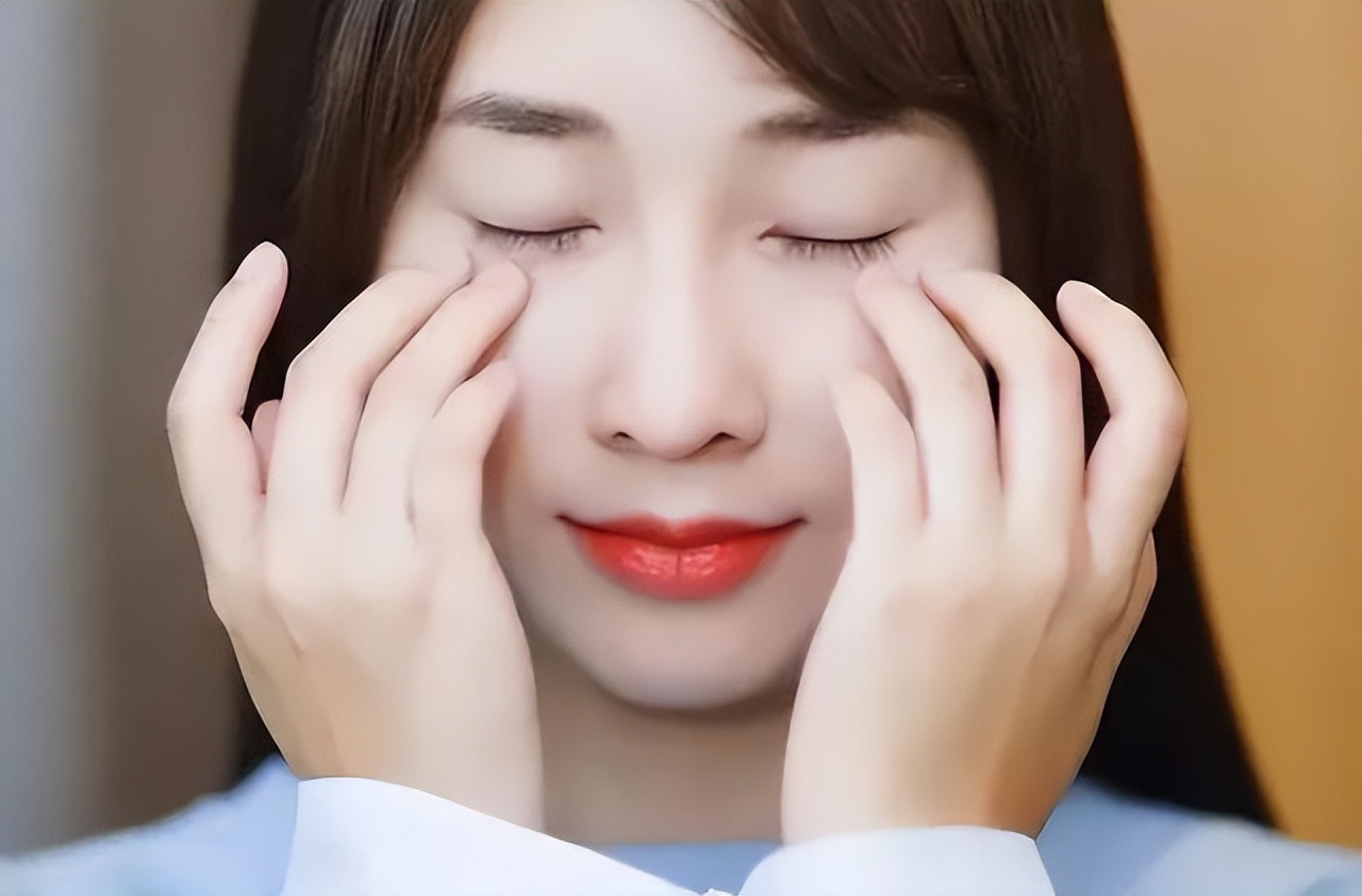 用眼霜和不用眼霜的区别照片,用眼霜不用眼霜的区别对比照片