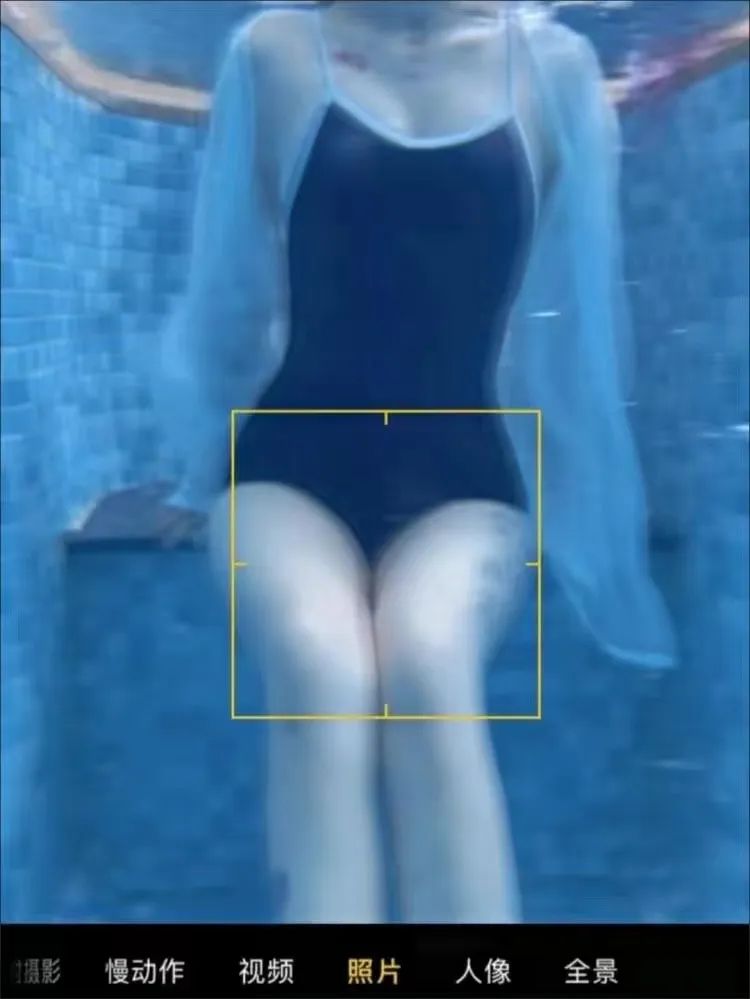 “死库水”第二弹，看似保守的性感泳衣